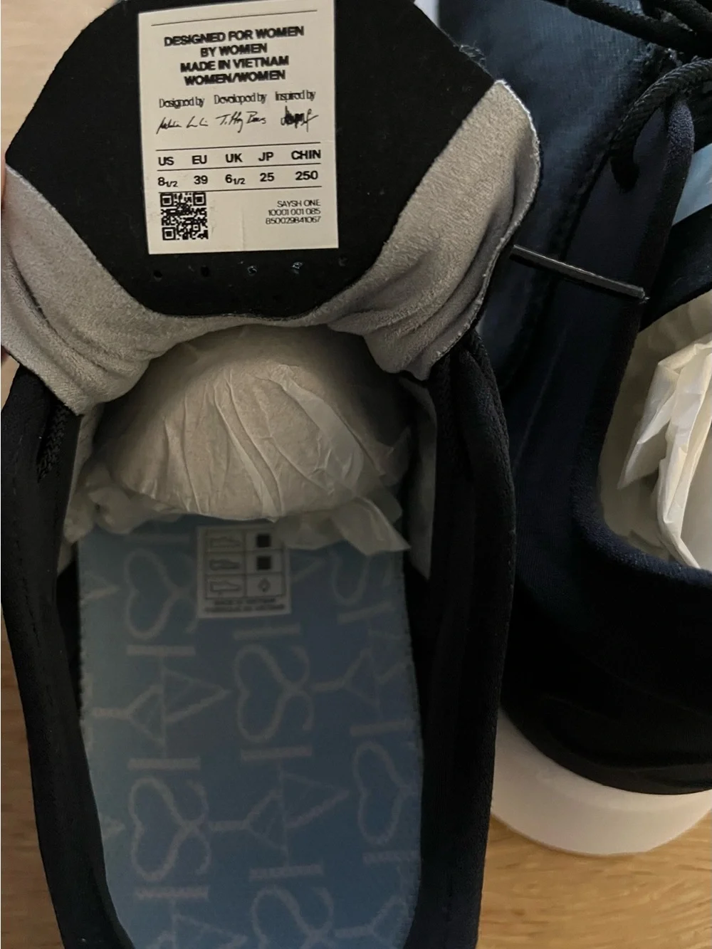 Saysh One Women's Black & White Sneaker – Allyson Felix